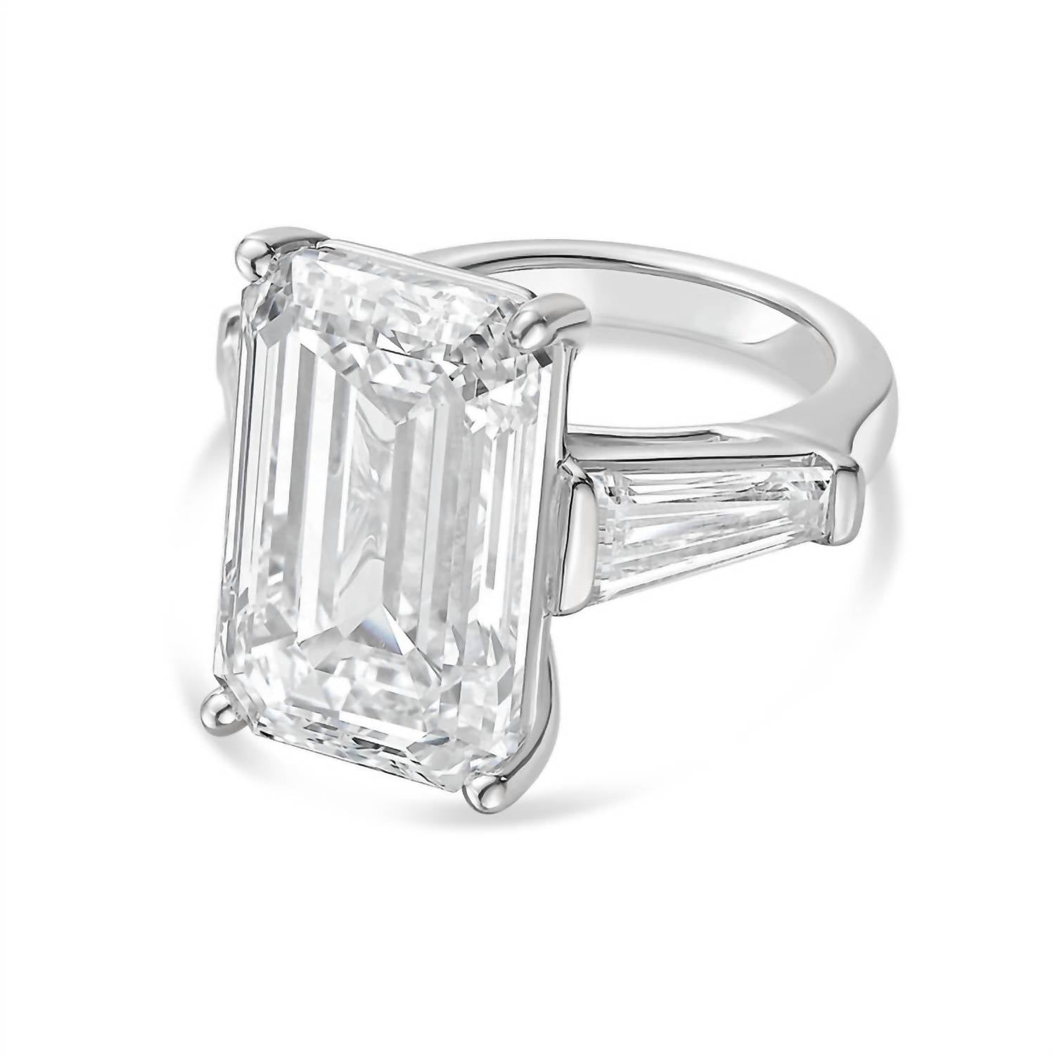 Diana M Jewels - Women's Emerald & Baguette Lab-Grown Diamond Fashion Ring (6.00 Ct) - Elegant
