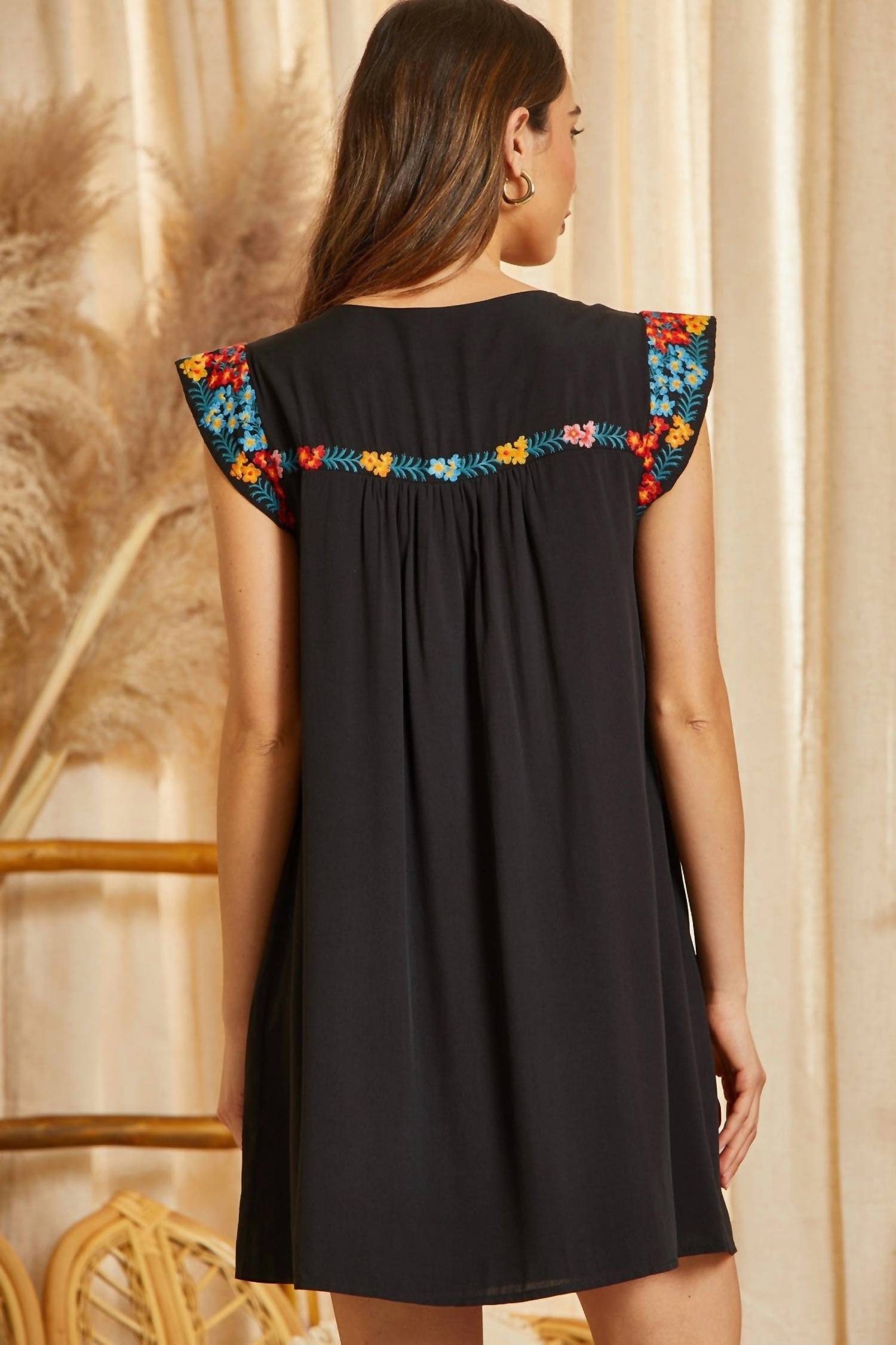 Andree By Unit - Floral Embroidered Cap Sleeve Dress