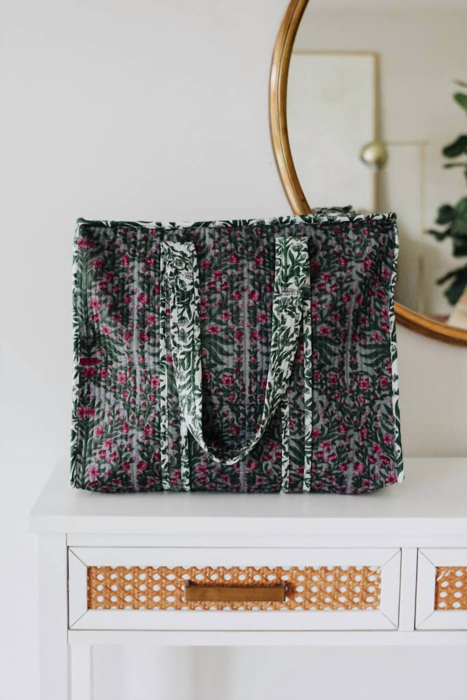 Crowned Free - Women's Quilted Market Bag