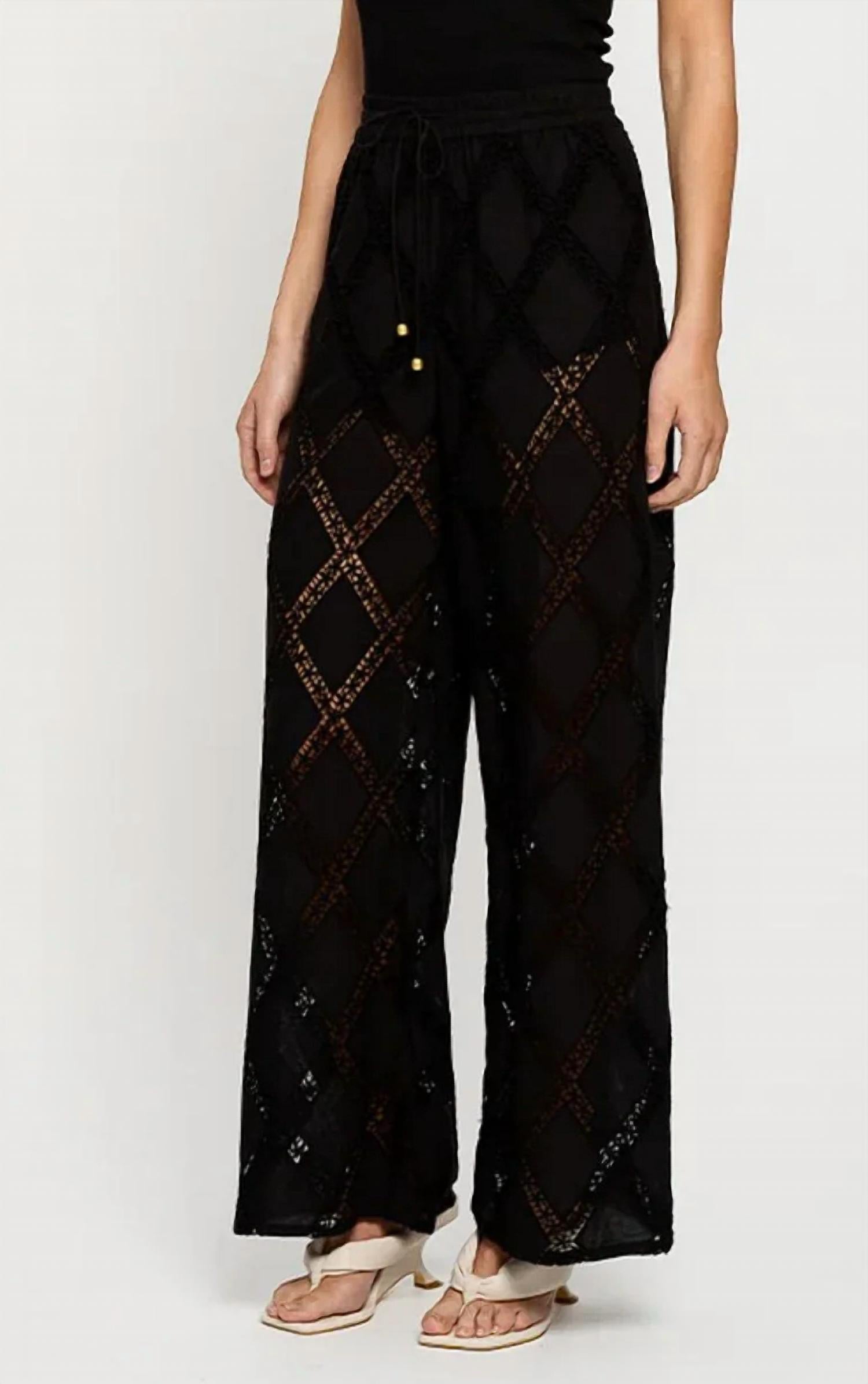 KIVARI Izzy Pant in black - women's pants - detail view