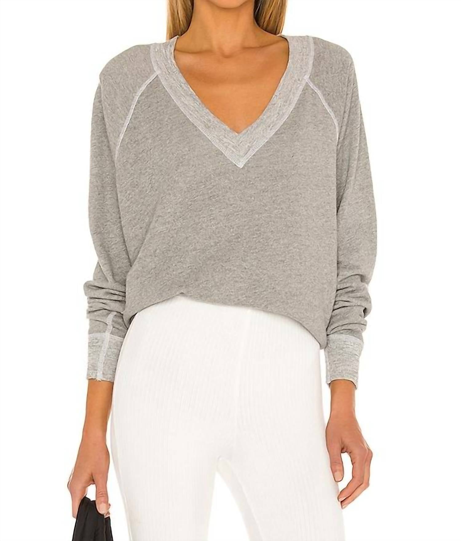The Great. - V-neck Sweatshirt