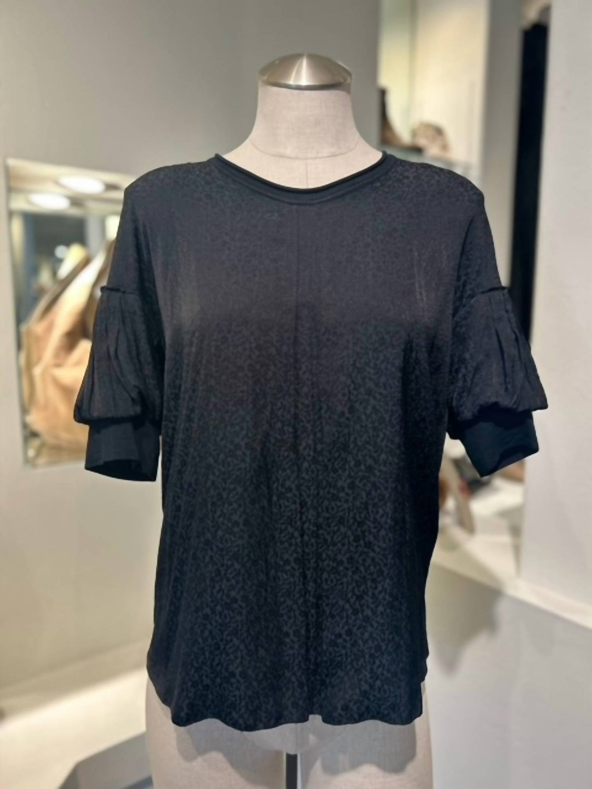 PUFF SLEEVE TOP