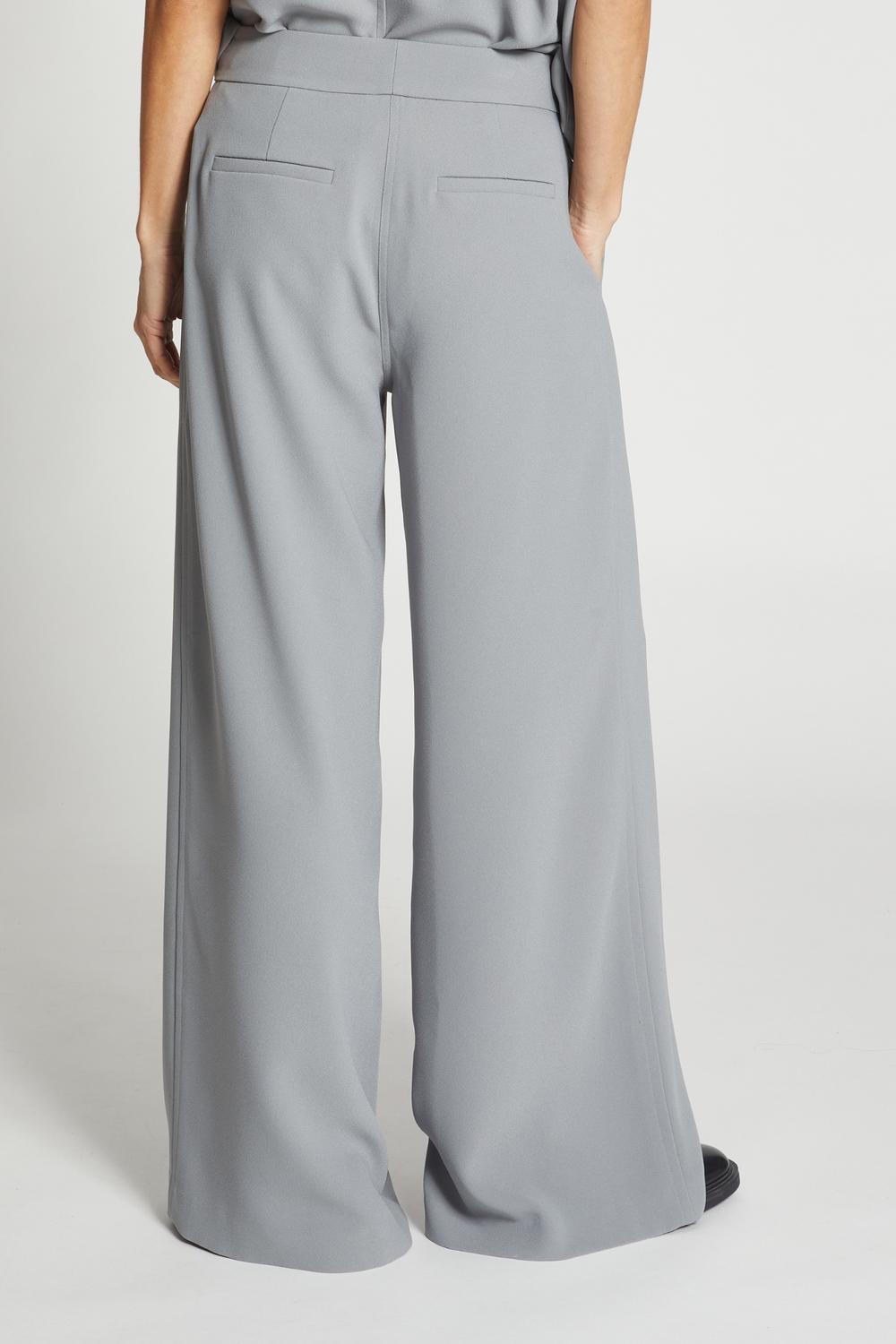 Saint Art Easy Fit Neve Trouser in powder grey crepe - women's pants - detail view