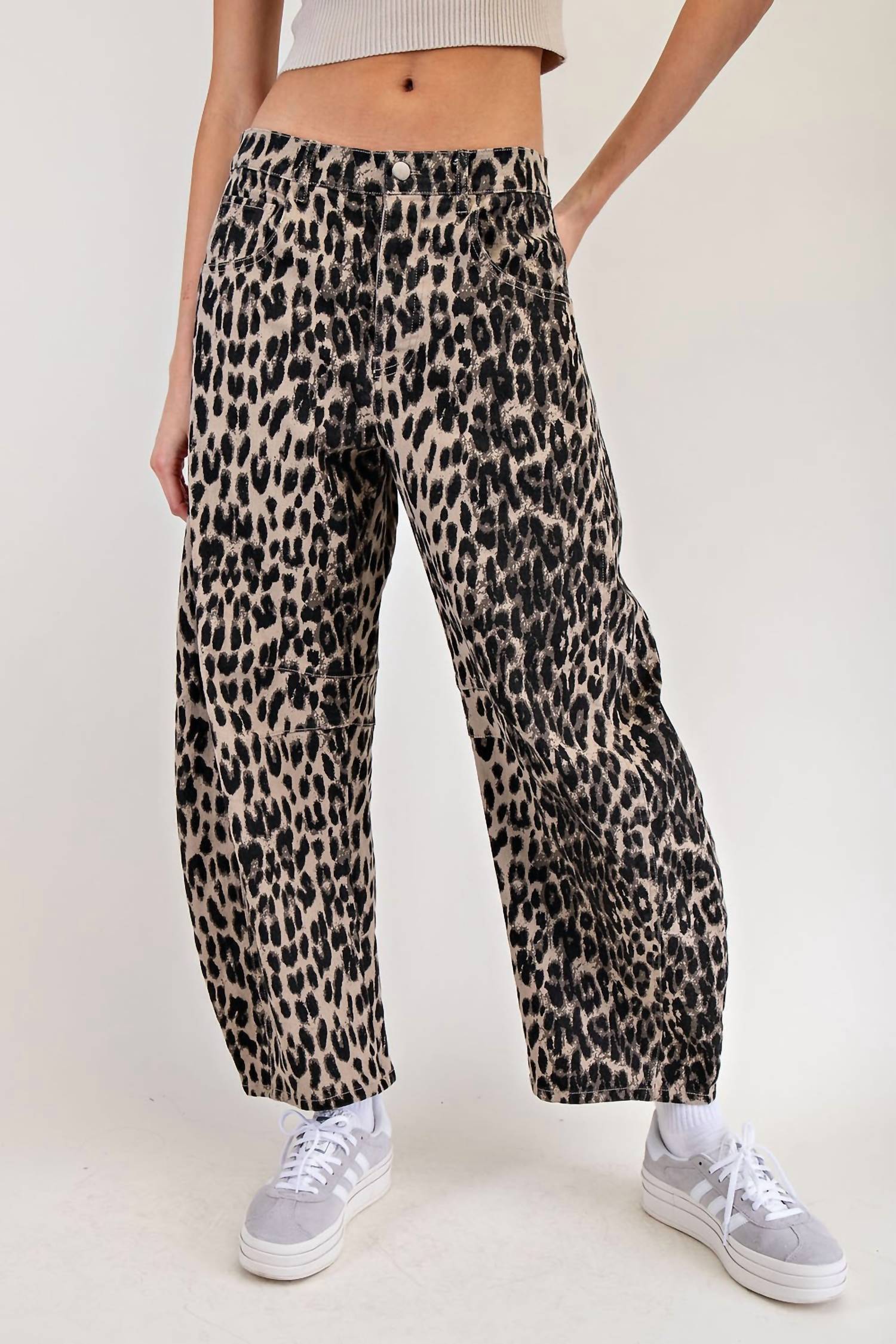 Ee:Some - Leopard Barrel Jeans