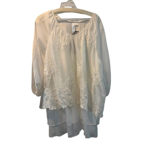 Ethyl - Women's V-neck Three-quarter Blouse