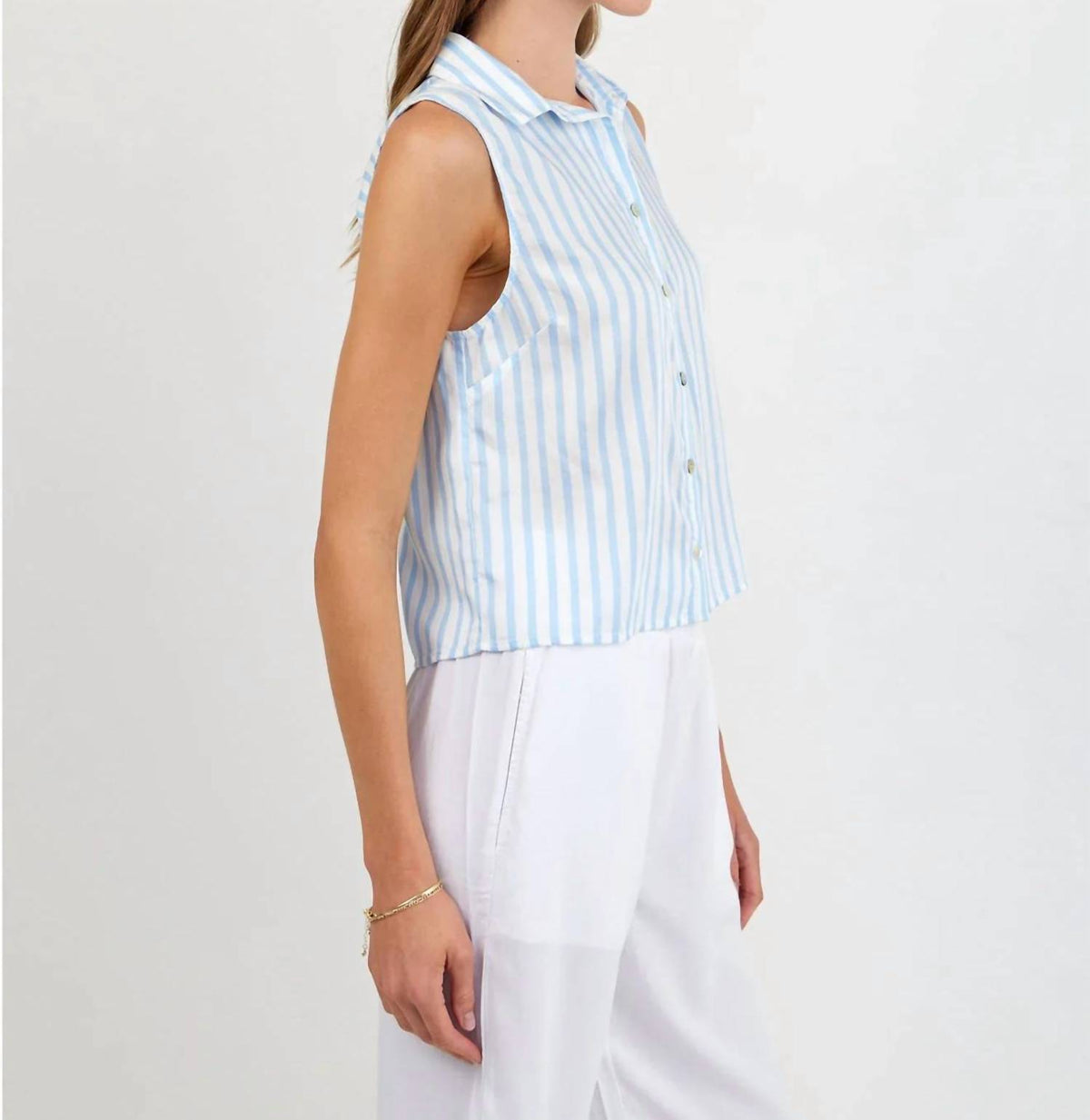 Bella Dahl - Clean Sleeveless Button Down Top