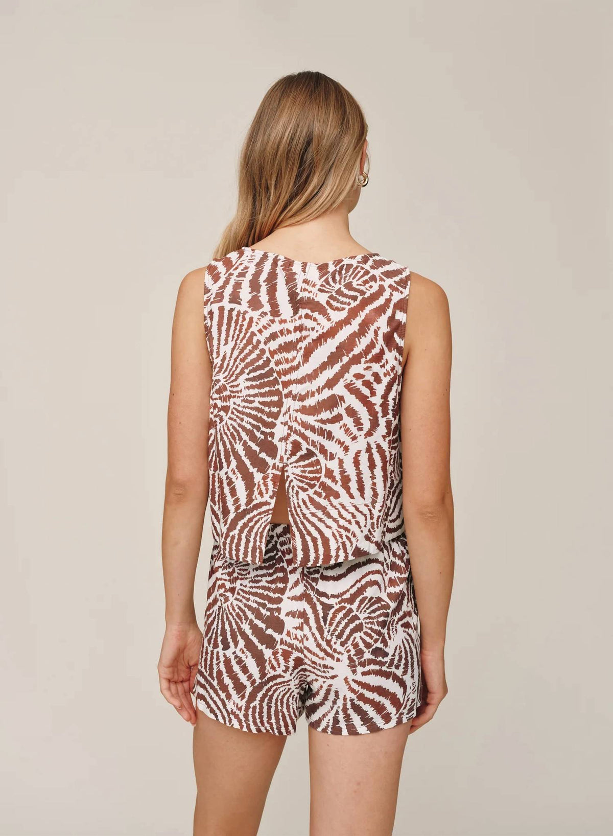 Bella Dahl - Sleeveless Boatneck Split Back Top