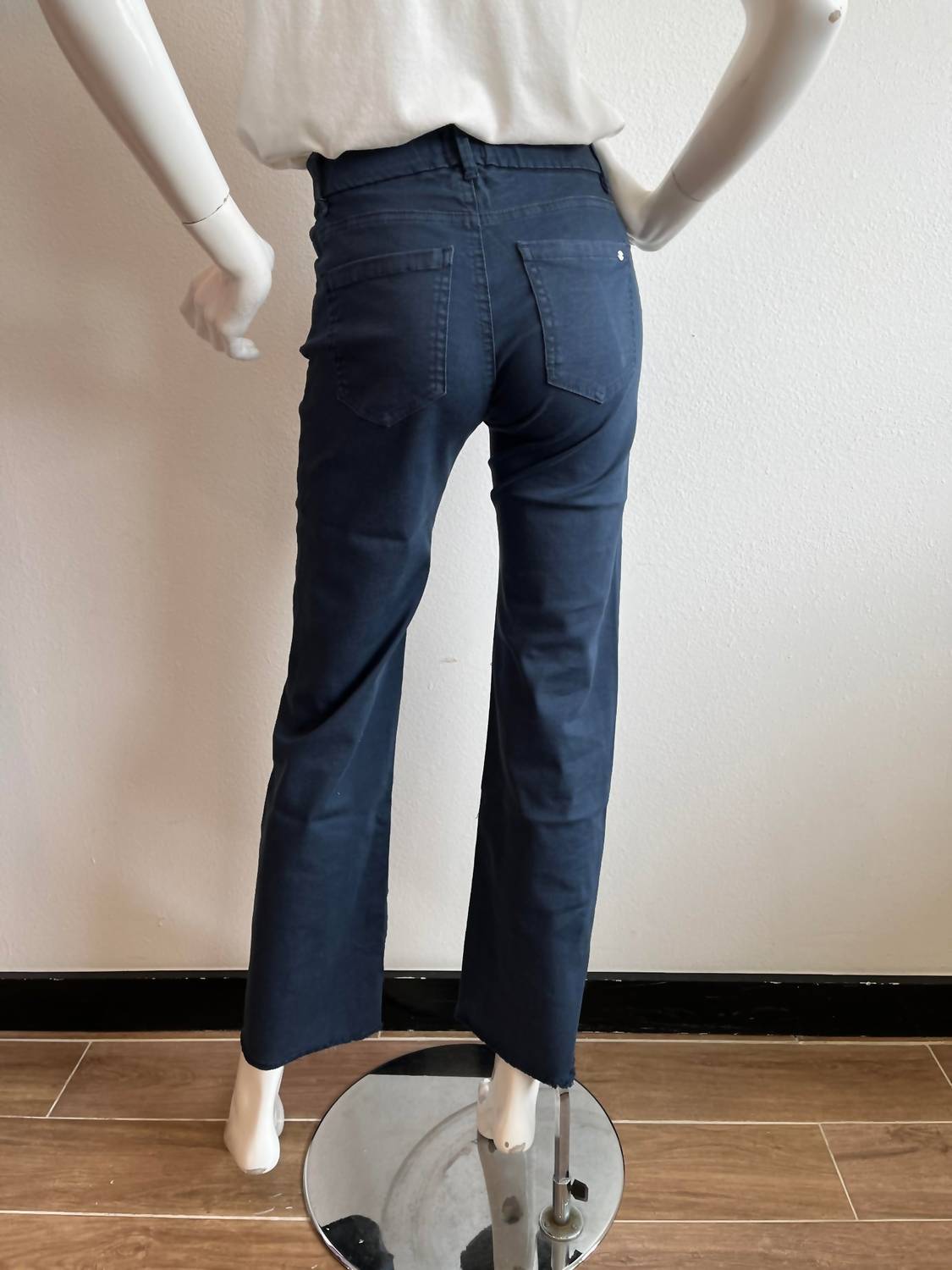 Bevy Flog - Amanda Pant