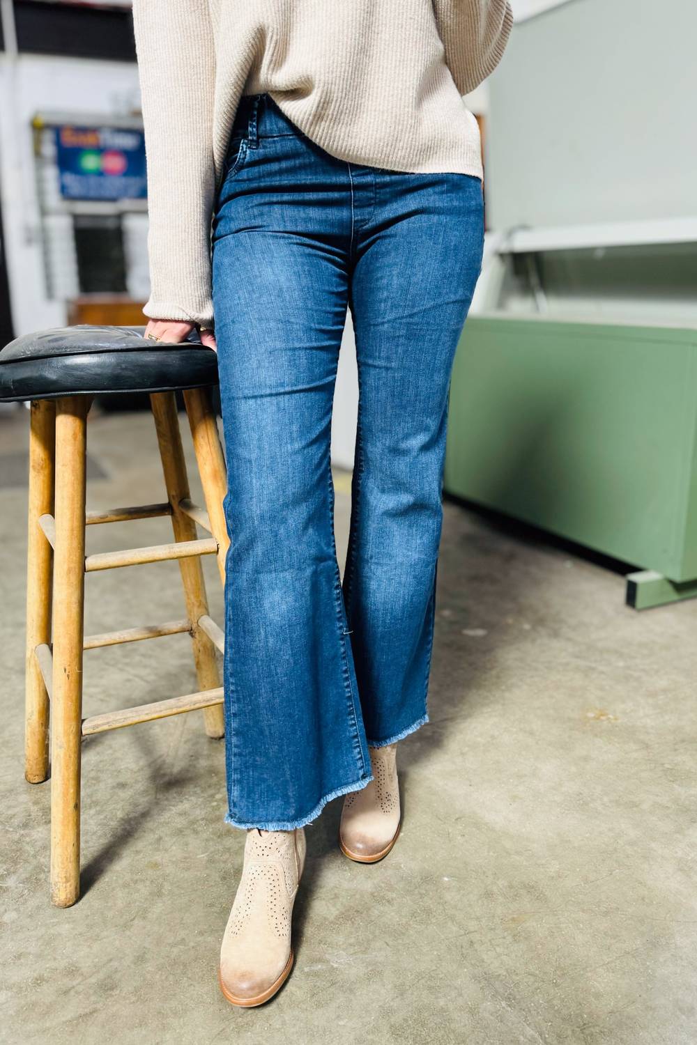 Bevy Flog - Amanda Pants - blue - boot - cut - clothing