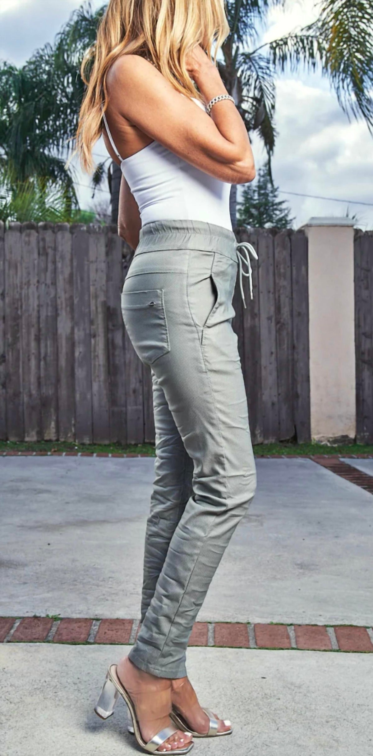 Bevy Flog - Shely Jogger