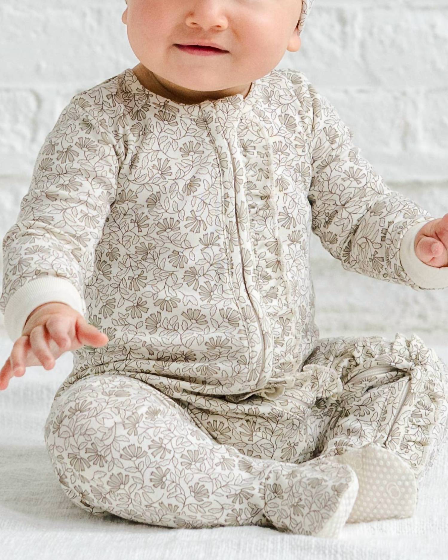Colored Organics - Kids Neve Ruffle Zipper Footie