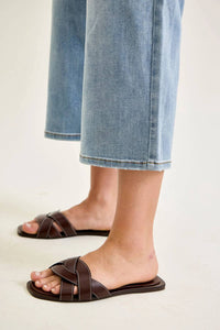 Judy Blue - Mid Rise Wide Crop Jeans