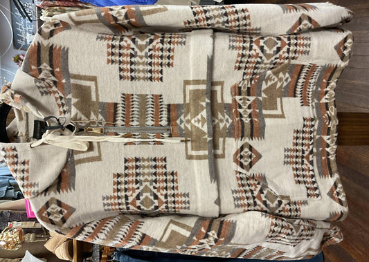 Coco + Carmen - Women's LIONA Pullover Shacket