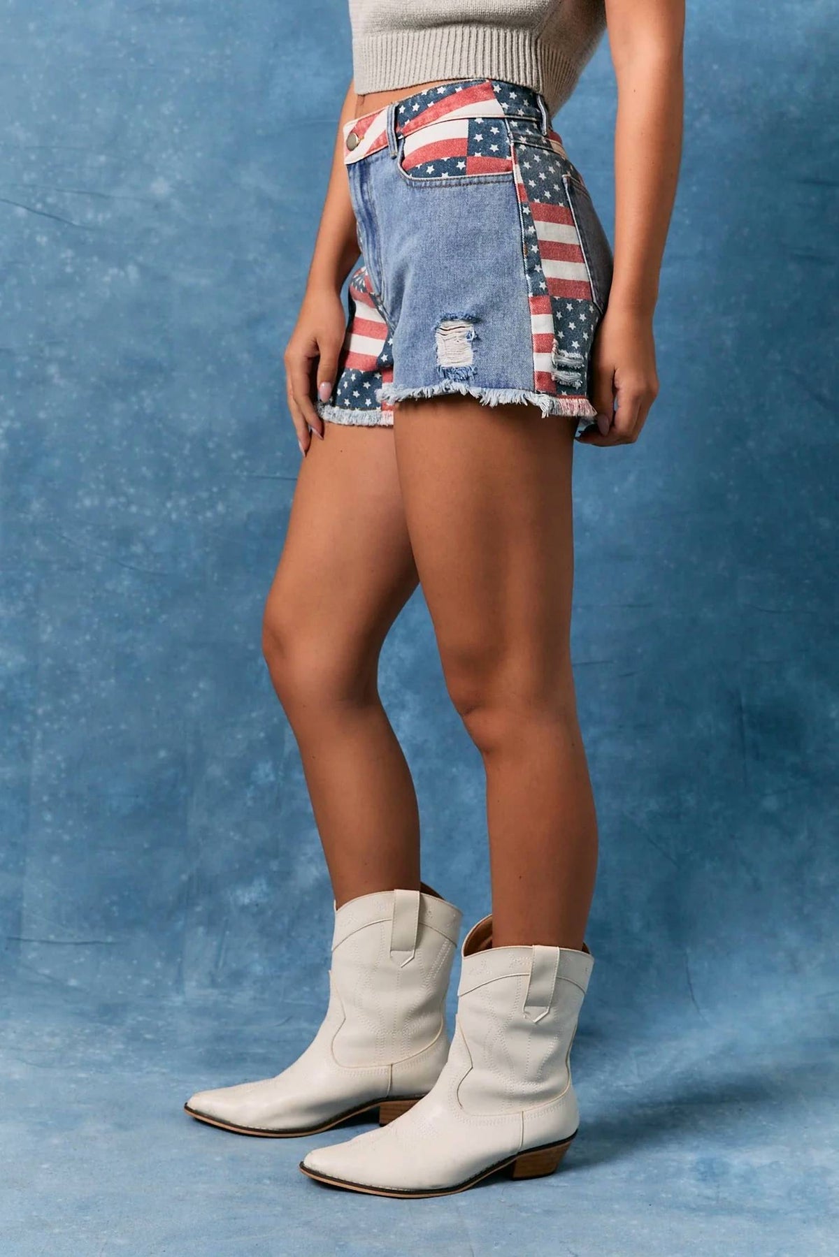 Le Lis - Raw Edge Hem Low-rise Micro Shorts