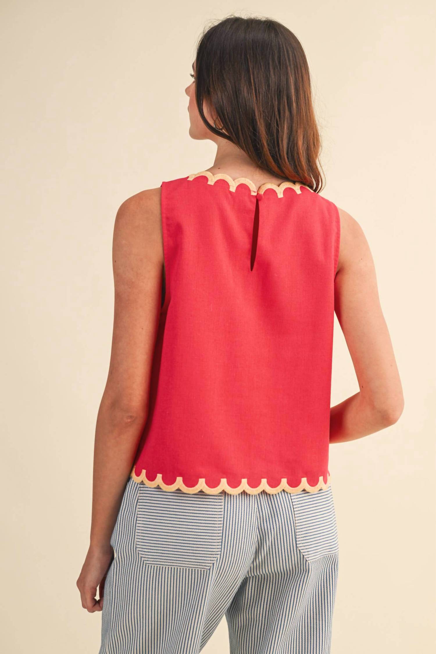 &Merci - Floral Embroidery Scalloped Tank