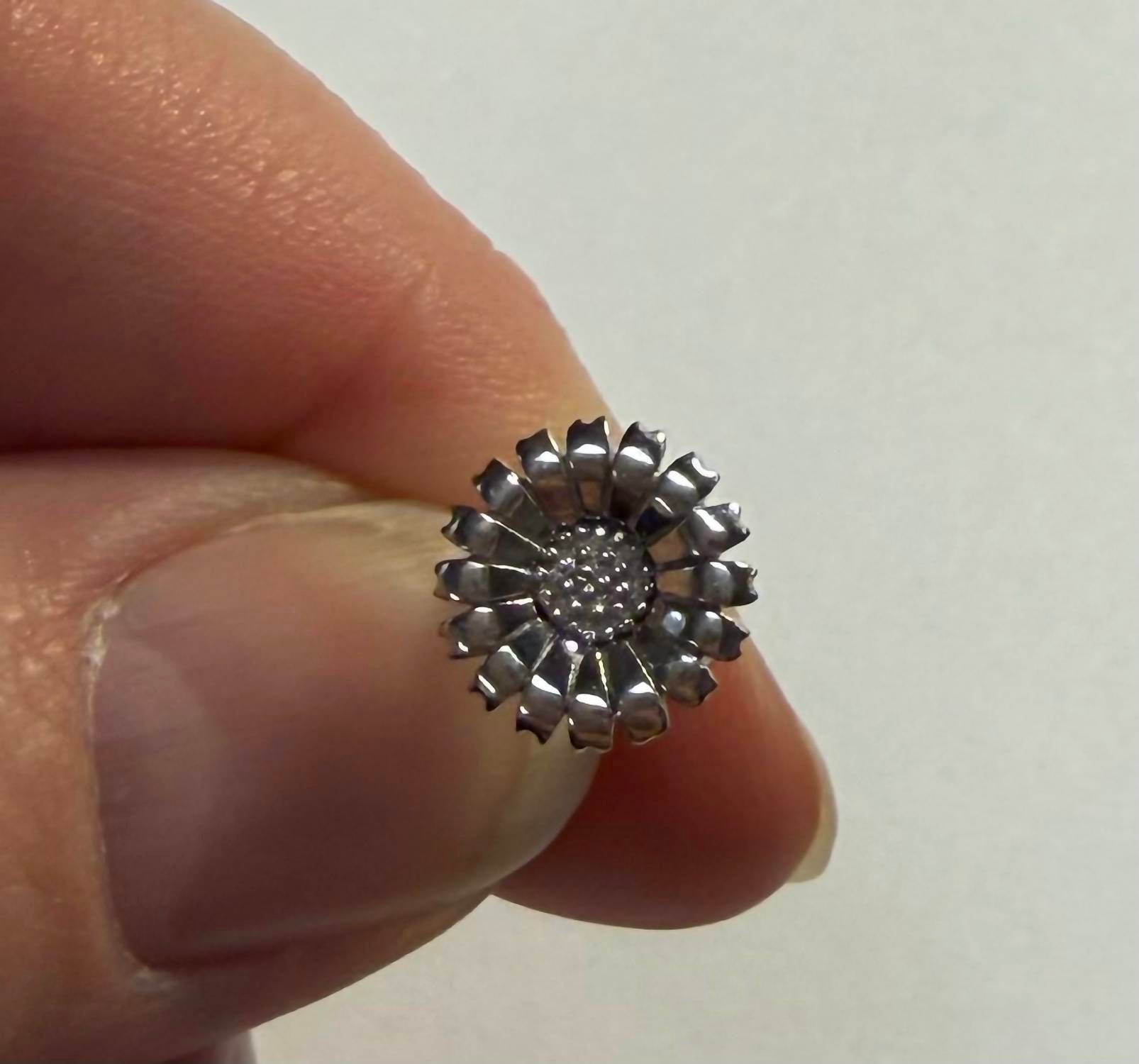 Story Jewellery - Women's Small Daisy Charm
