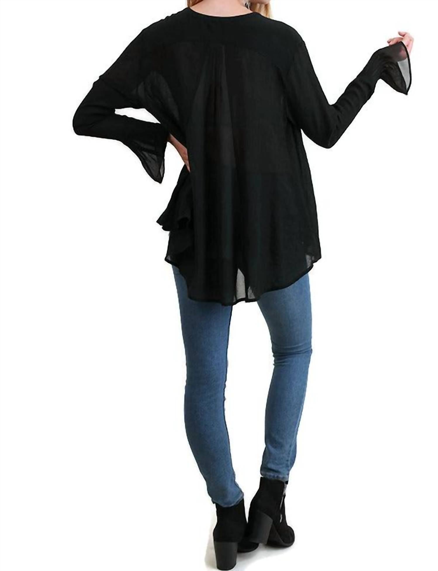 Umgee - Ruffled Sleeve Keyhole Top