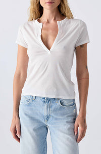 Amo - Delightful Tee