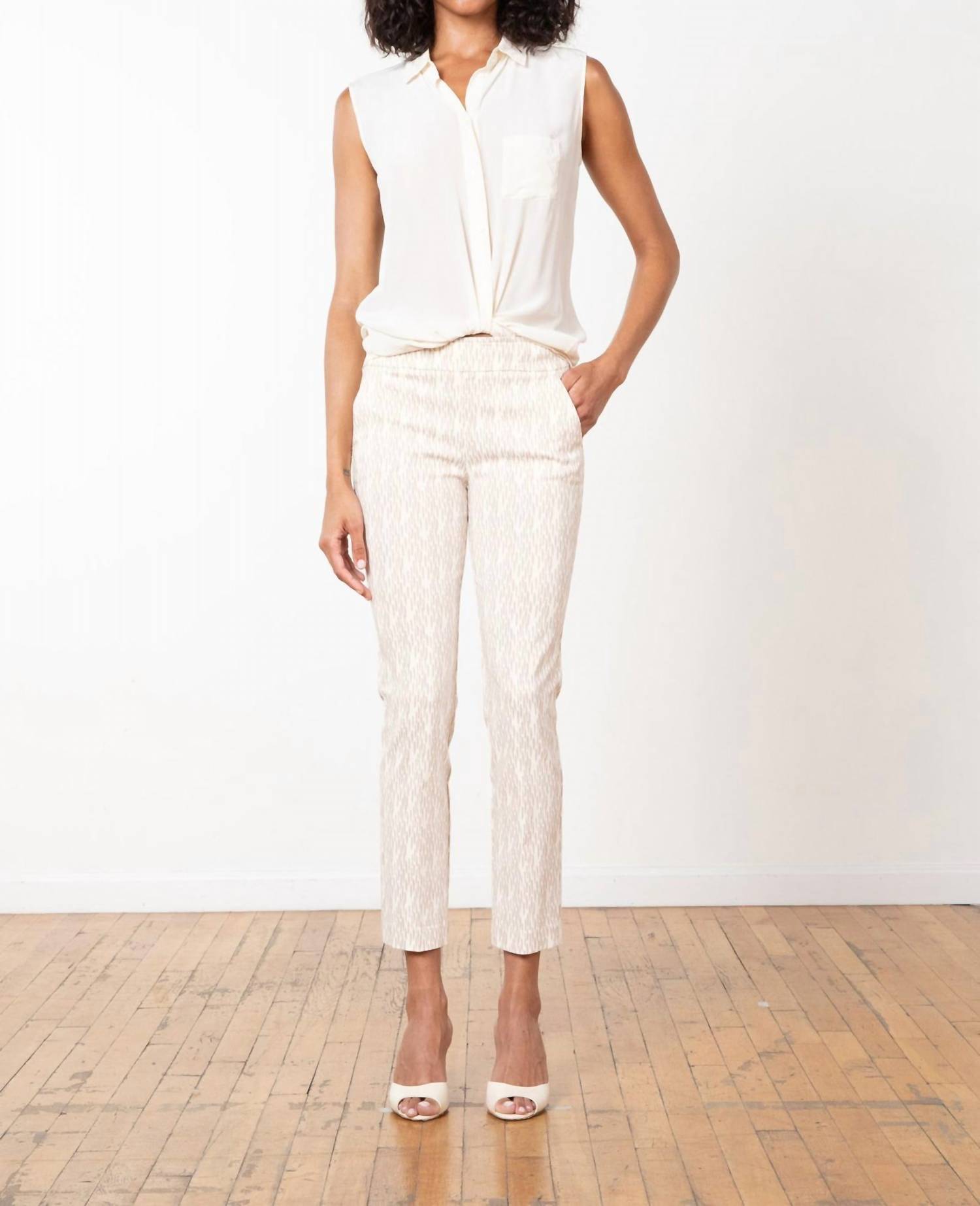Avenue Montaigne Lulu Straight Cropped Pant in trebark - women's pants