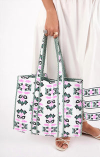 BEYOND by Vera Women's Voyager Tote Bag in papillon moss - women's bag - detail view
