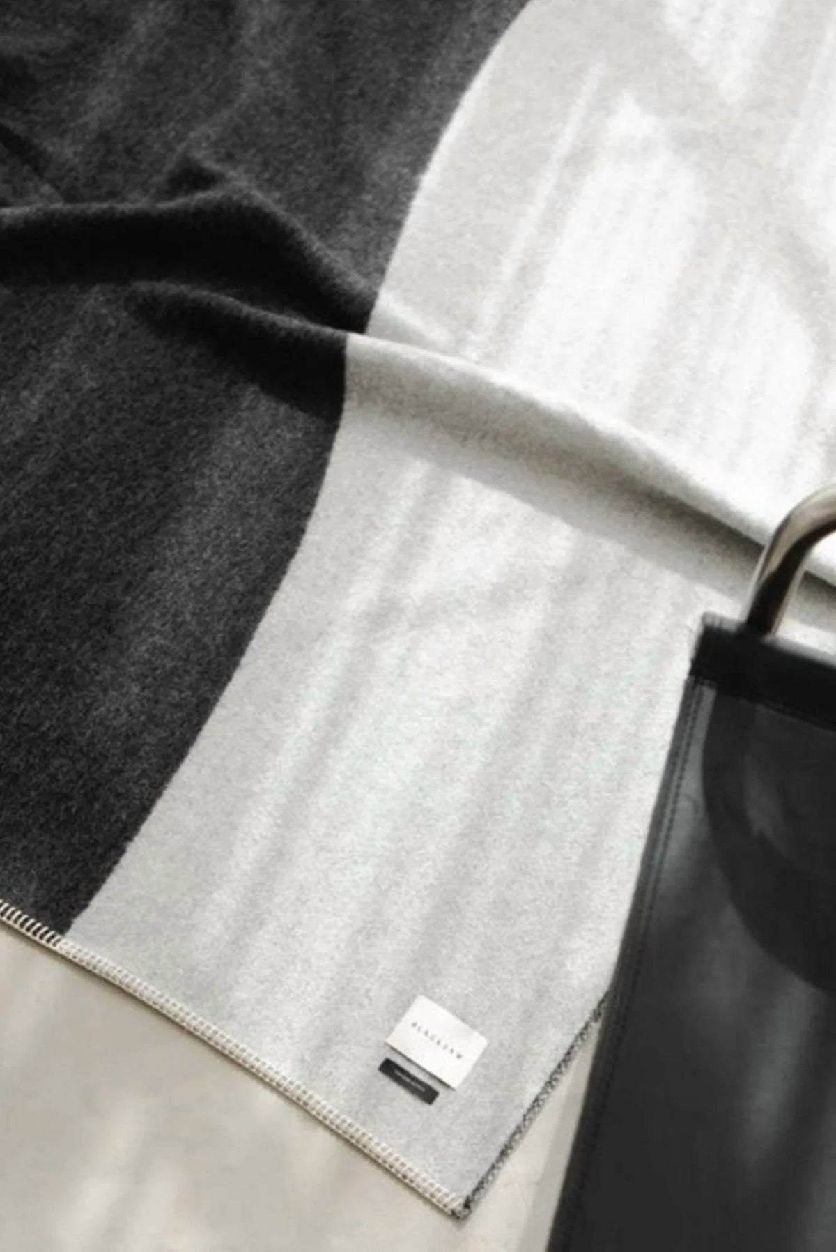 Blacksaw - Yin Reversible Throw