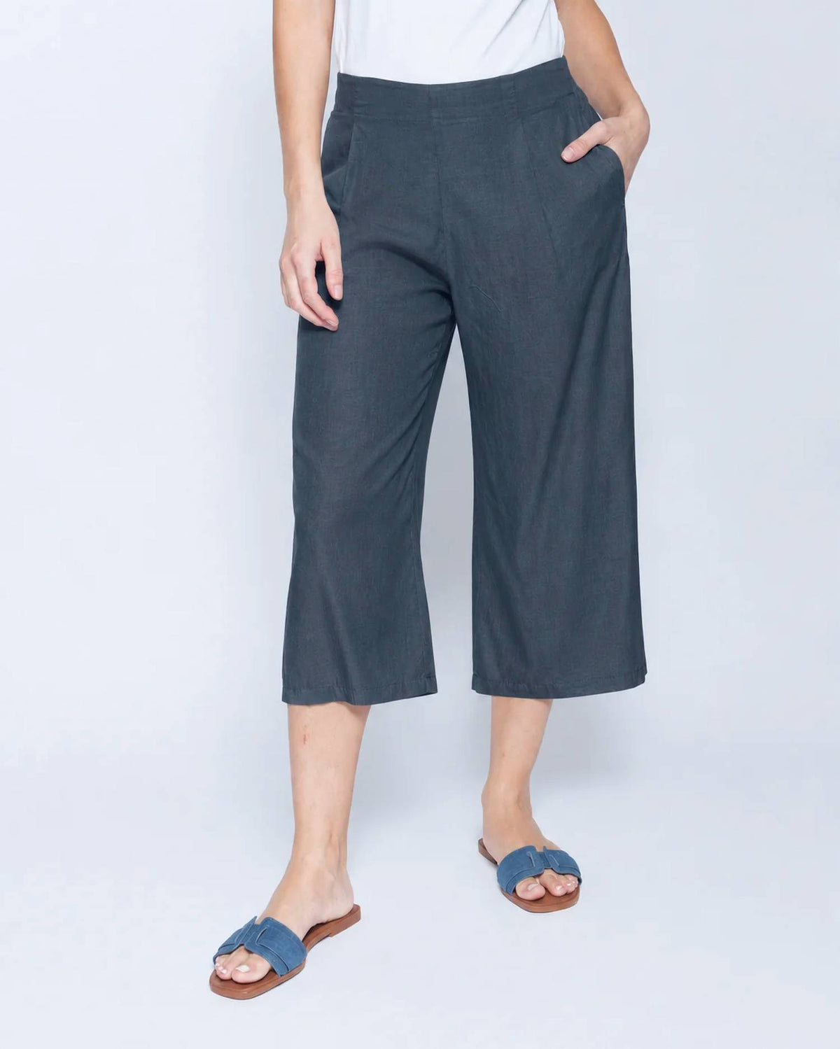 Blueberry - Cove Capris