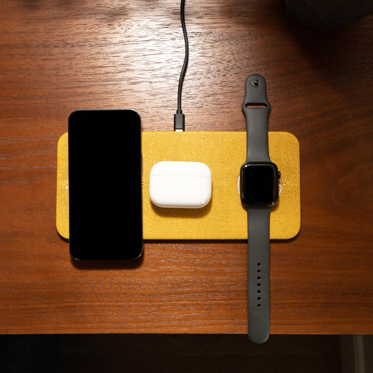 Brouk & Co. - 3 In 1 Portable Charging Station