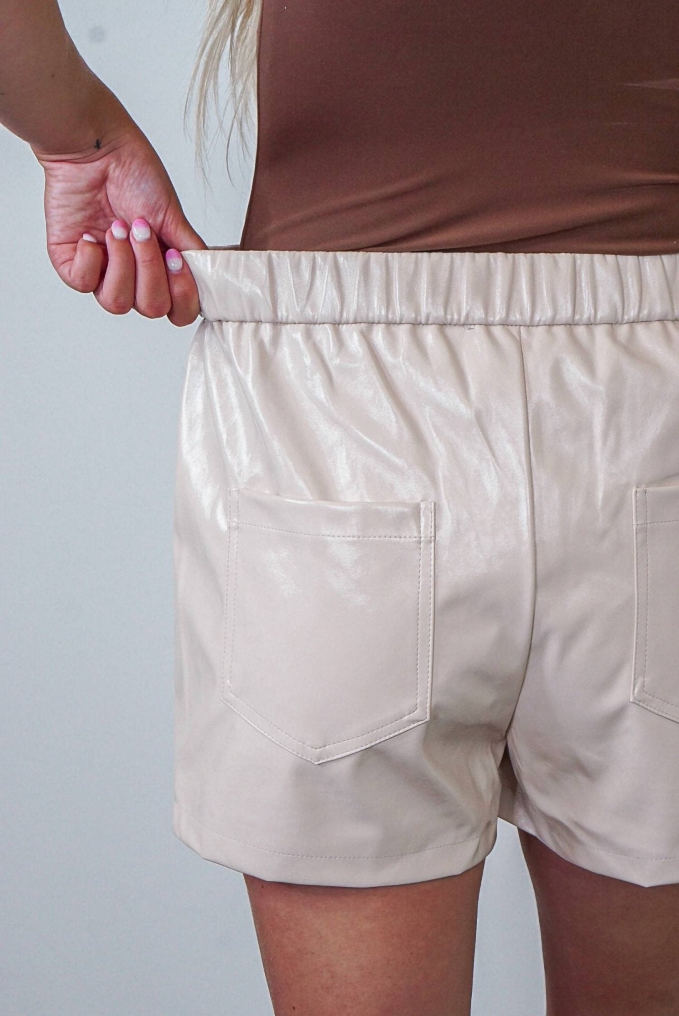 Buddylove - Vince Leather Shorts - beige - clothing - high - waist