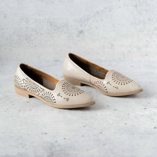 Bueno - Women's Brandy Flat Shoes - flats - grey - loafers