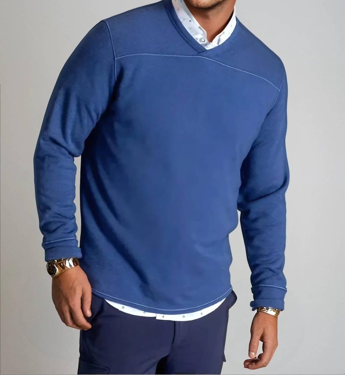Buki - Rugvee Pullover V-neck Sweatshirt