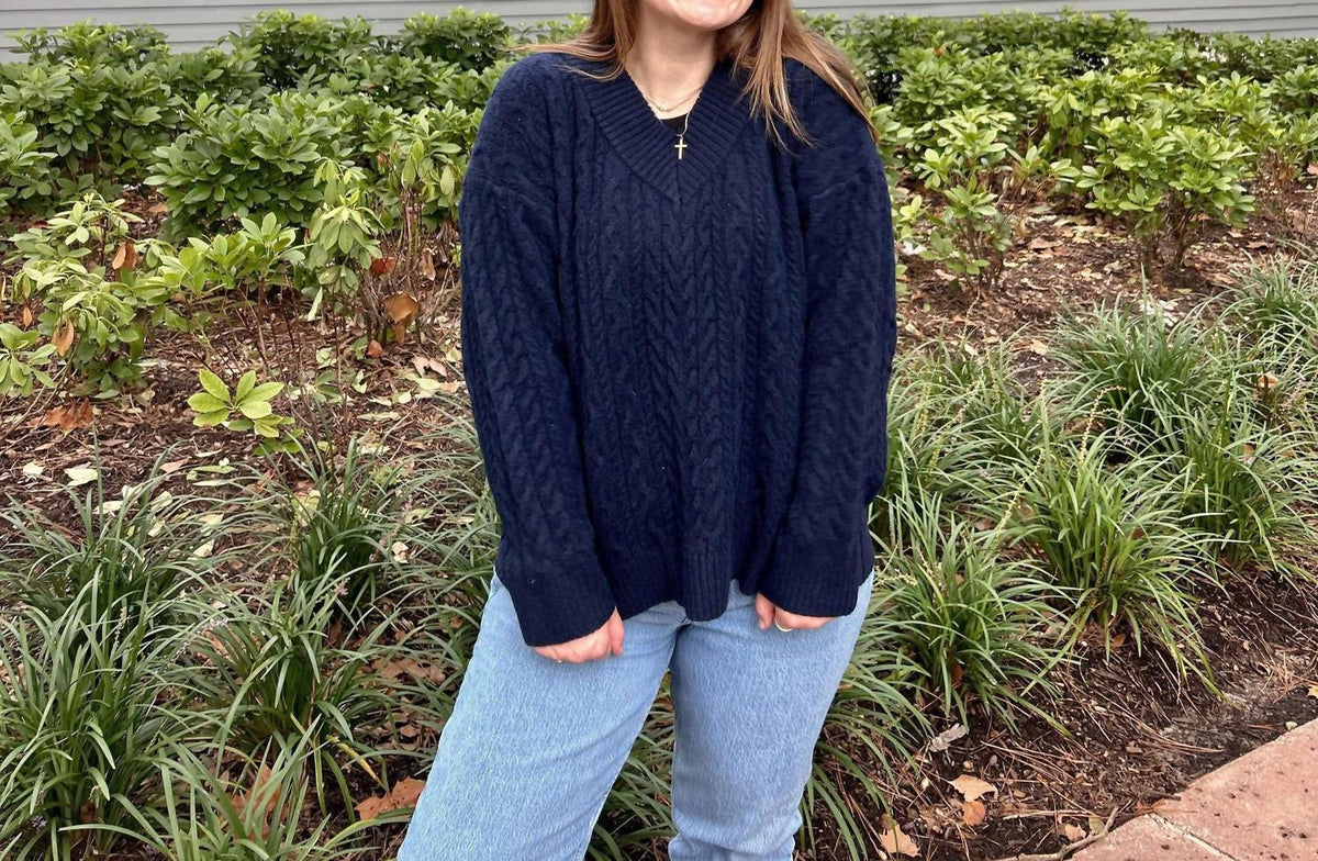 Buttermelon - V-neck Oversized Sweater