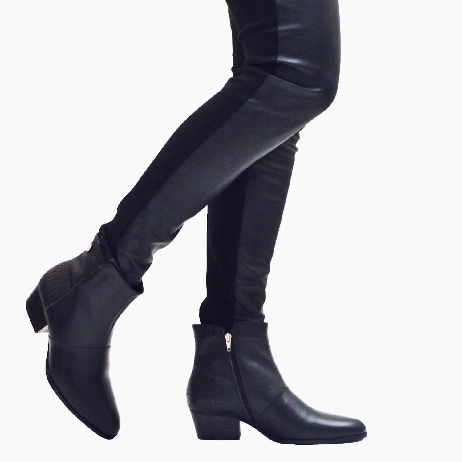 Chelsea Jones - Women's Amuse Ankle Boot