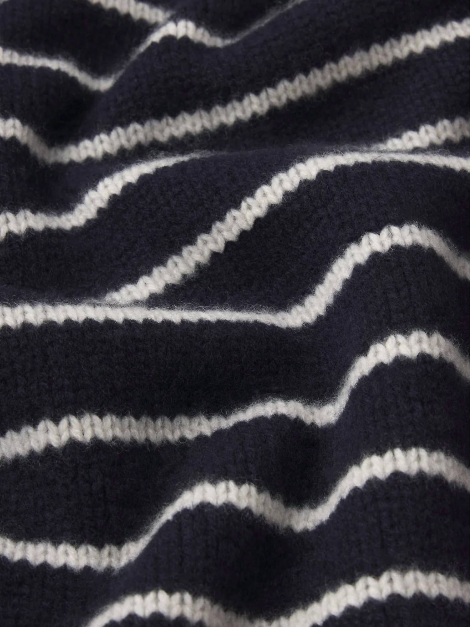 Frame - Cashmere Turtleneck Oversized Fit Top