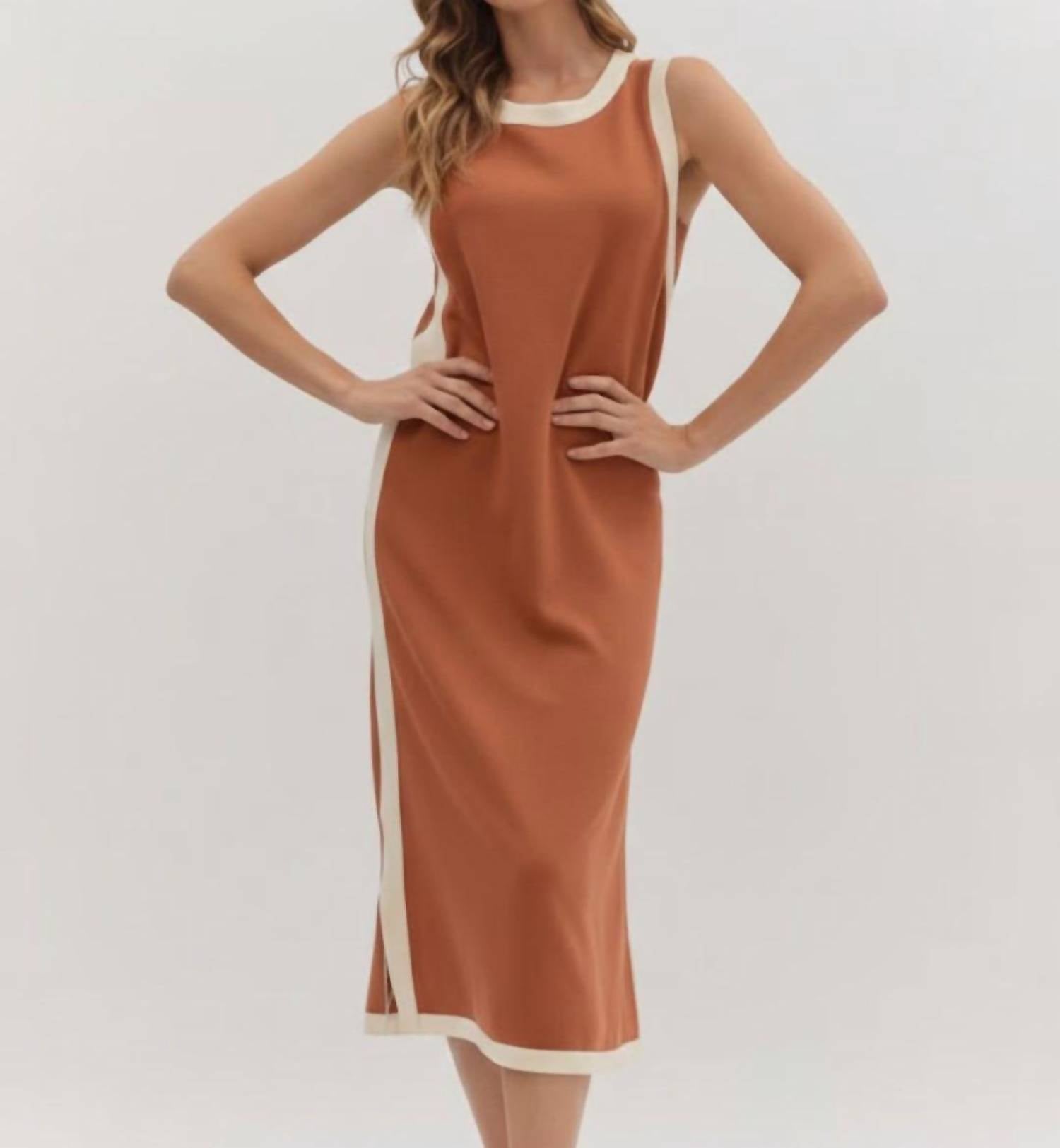 Entro - Sleeveless Midi Dress