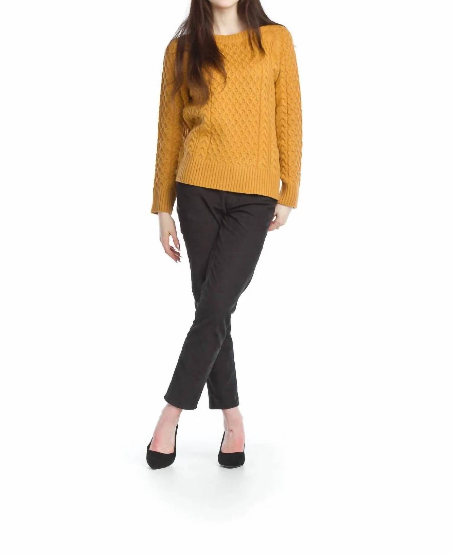 Papillon - Cable Knit Sweater