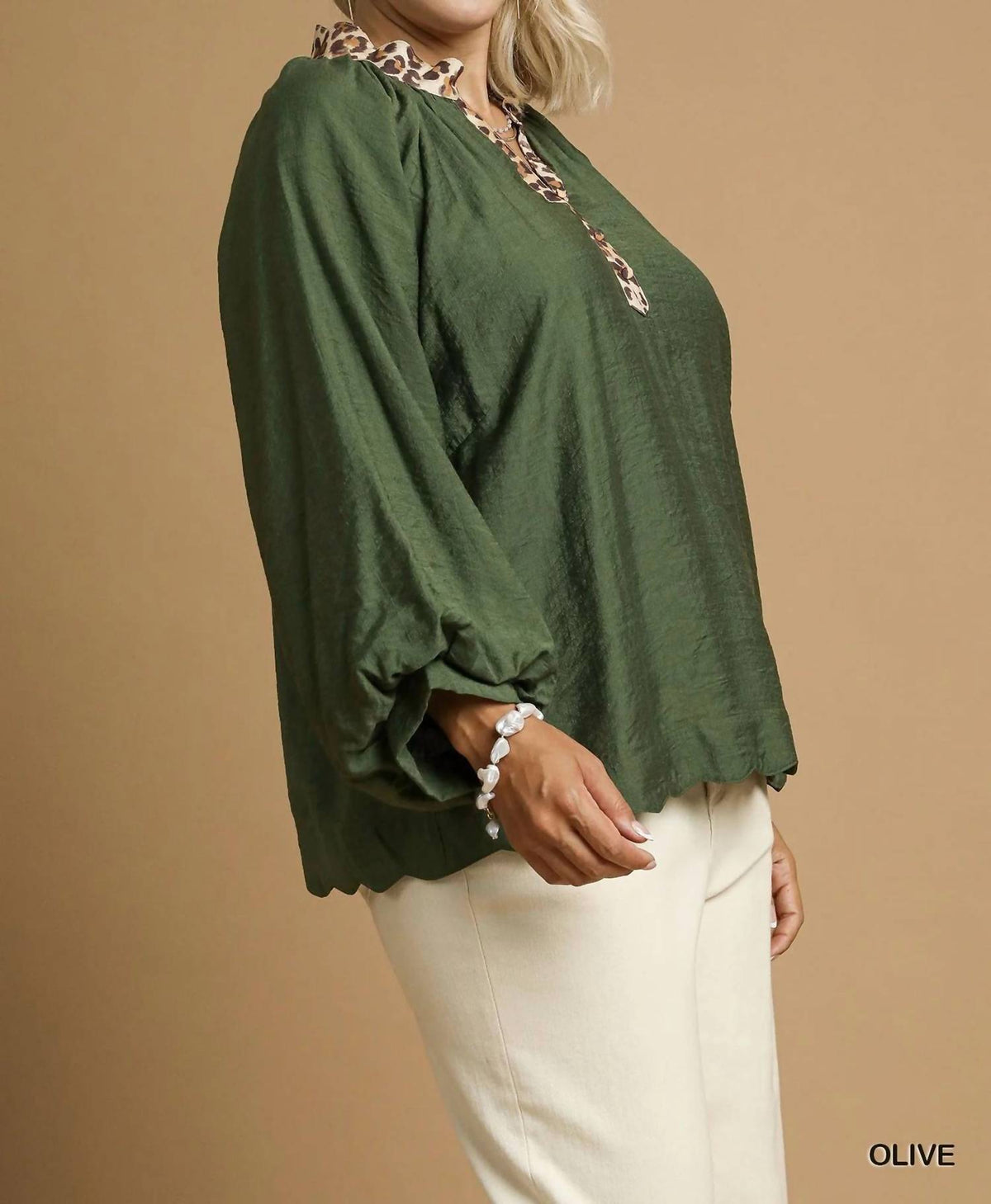 Umgee - Balloon Sleeve Blouse - Plus