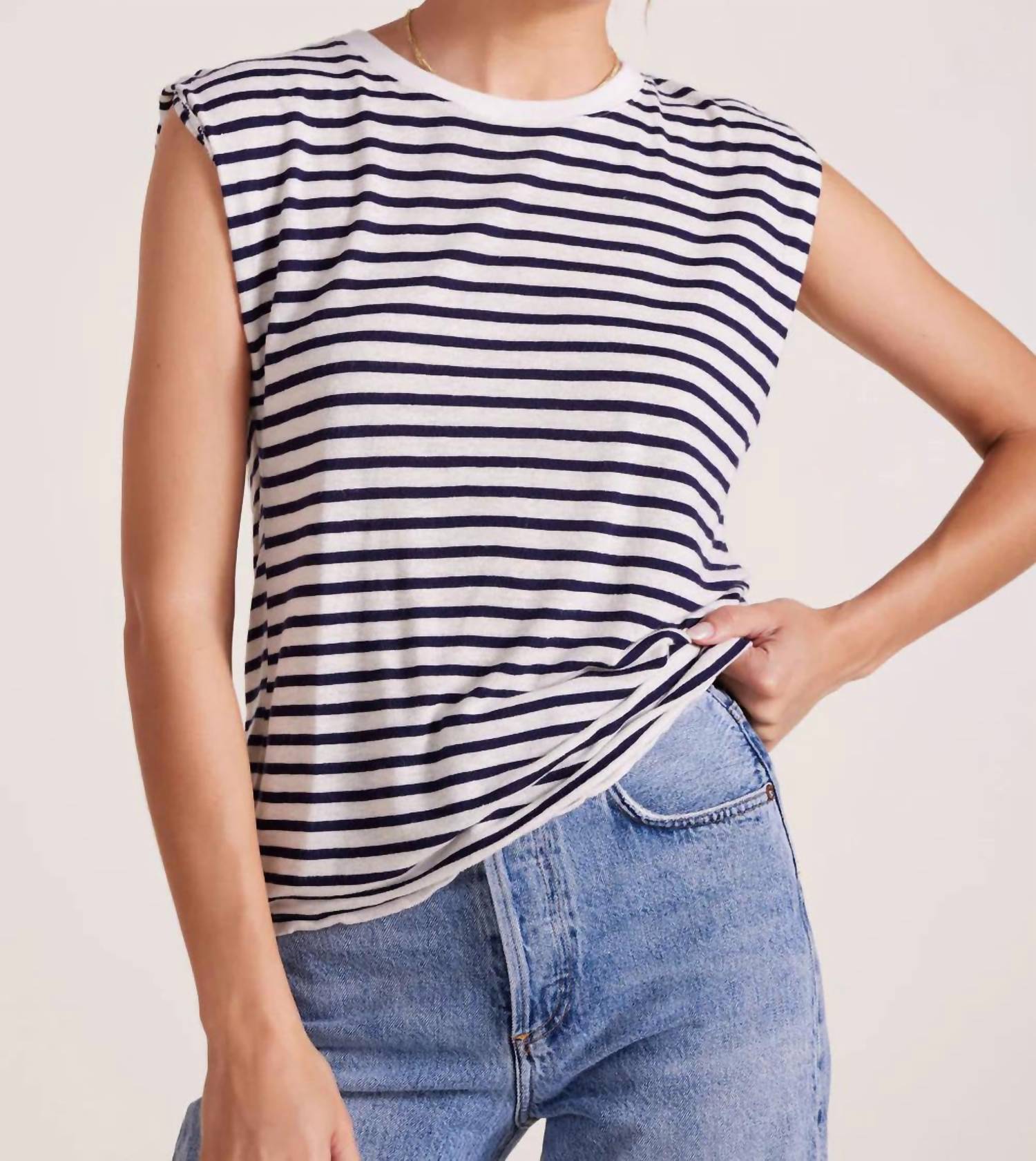 Bobi - Sleeveless Crewneck Tee