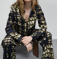 Closed - Straight Cut Button Down Top