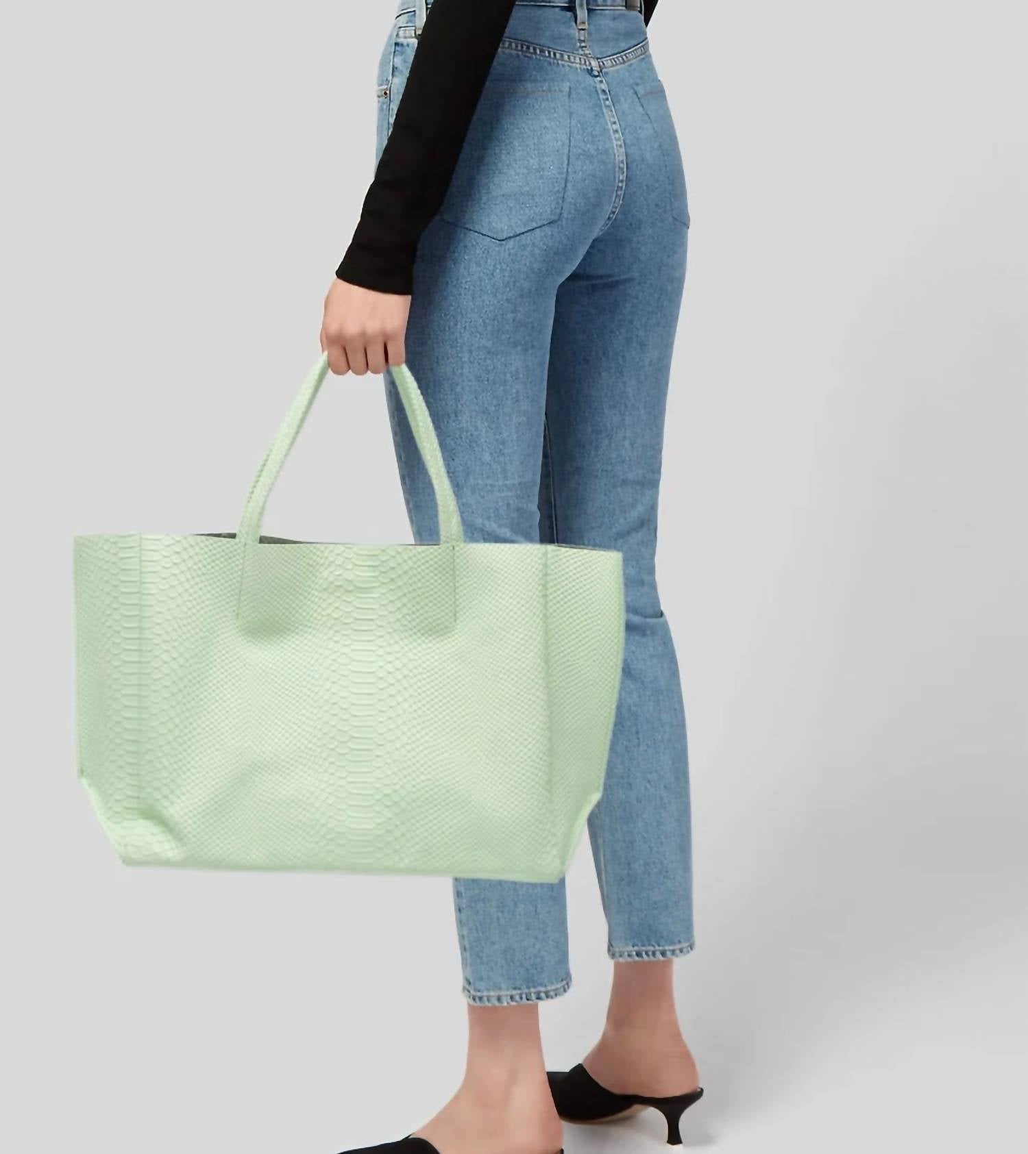 Ampersand As Apostrophe - Women's Leather Large Tote Bag