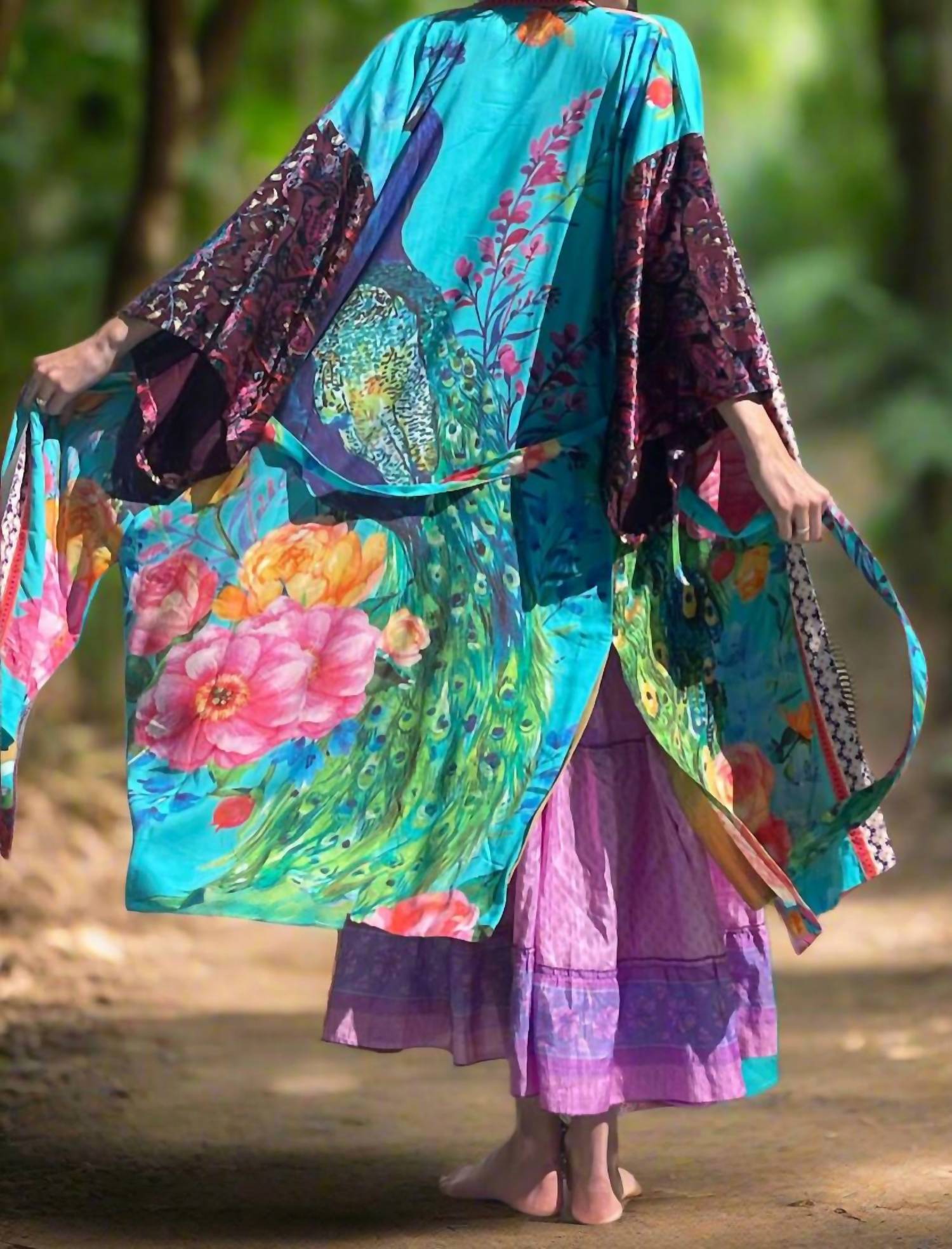 Aratta - Majestic Peacock Kimono
