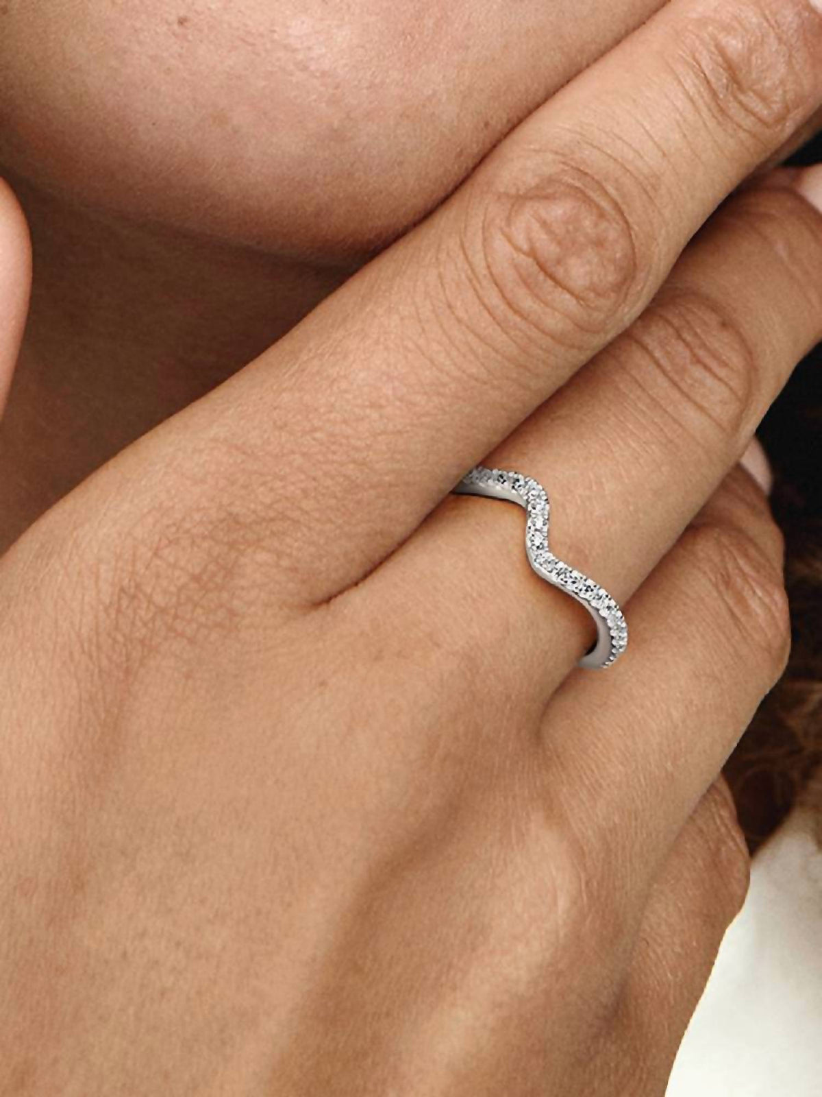 Pandora - Women's Sparkling Wave Ring