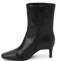 Beach by Matisse Women's Adler Boot in black - women's shoe - detail view