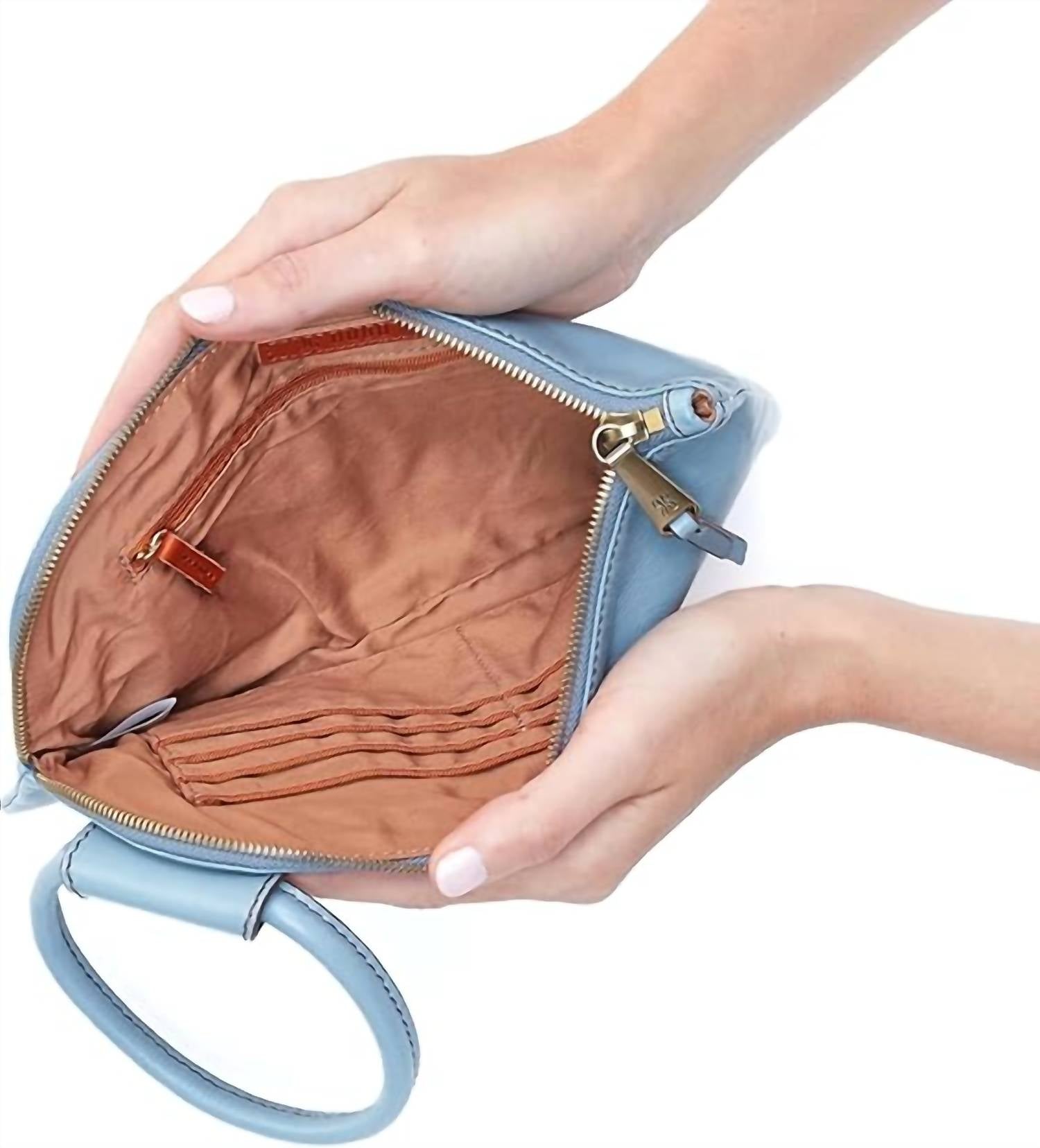 Hobo - Sable Vintage Hide Clutch