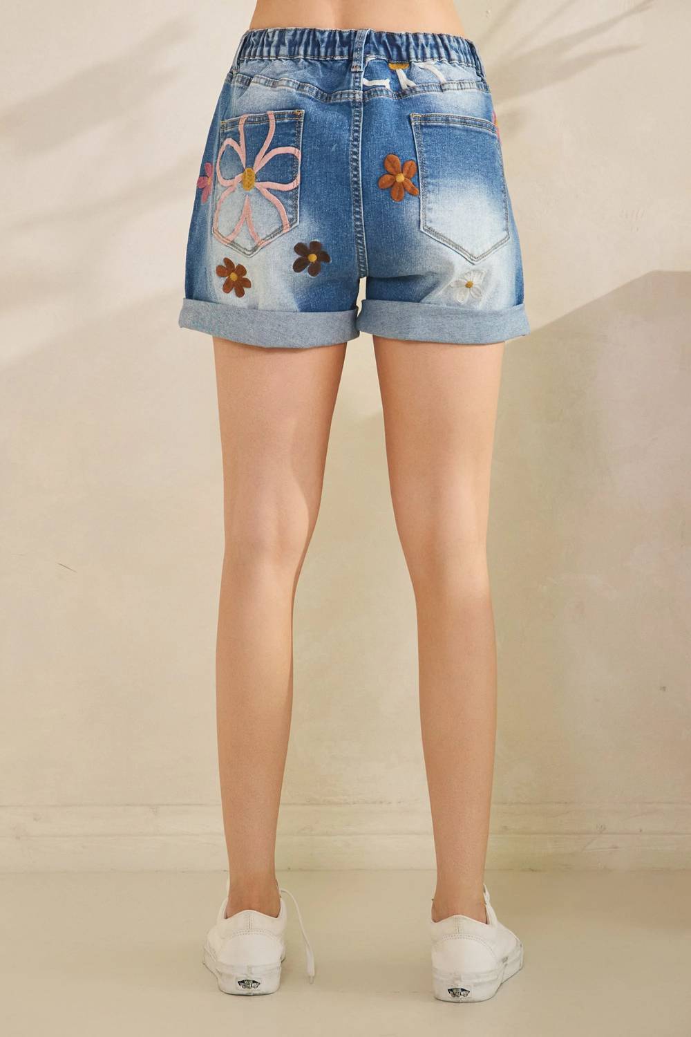 Oli & Hali - Women's Floral Embroidery Denim Shorts