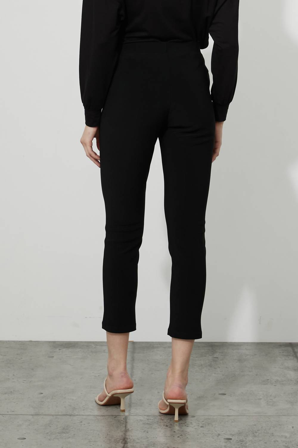 Joseph Ribkoff - Grommet Detail Crop Pant