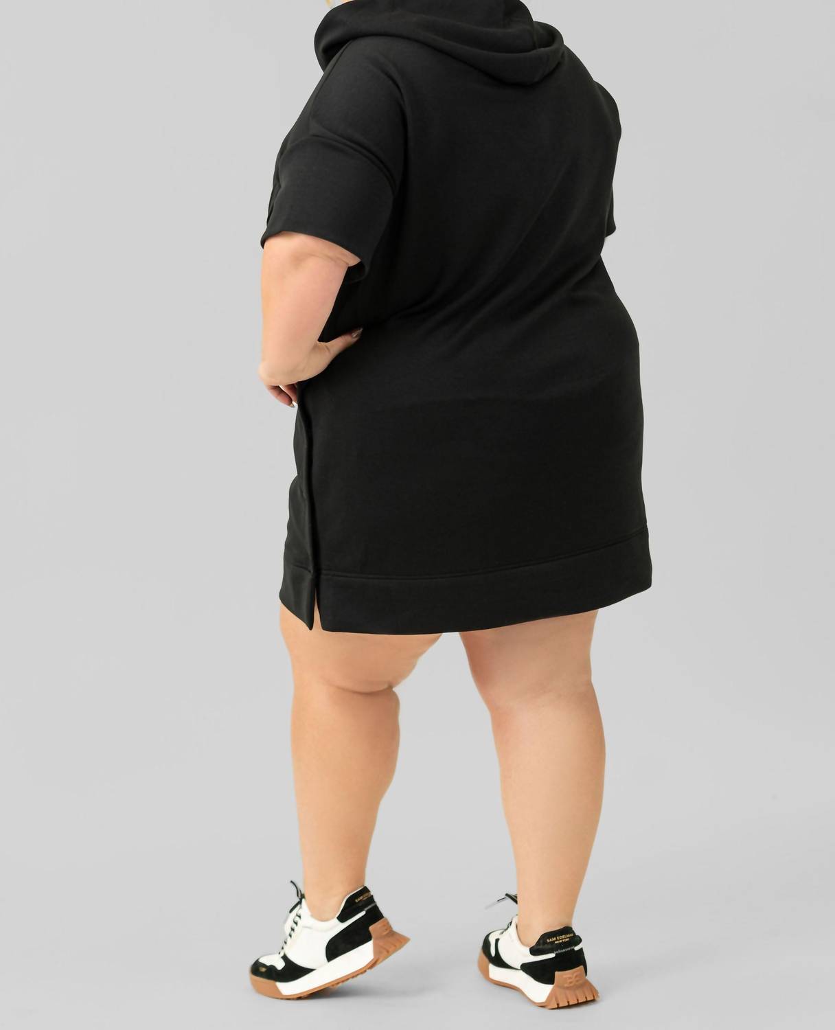 Psophia - Short Sleeve Hoodie - Plus