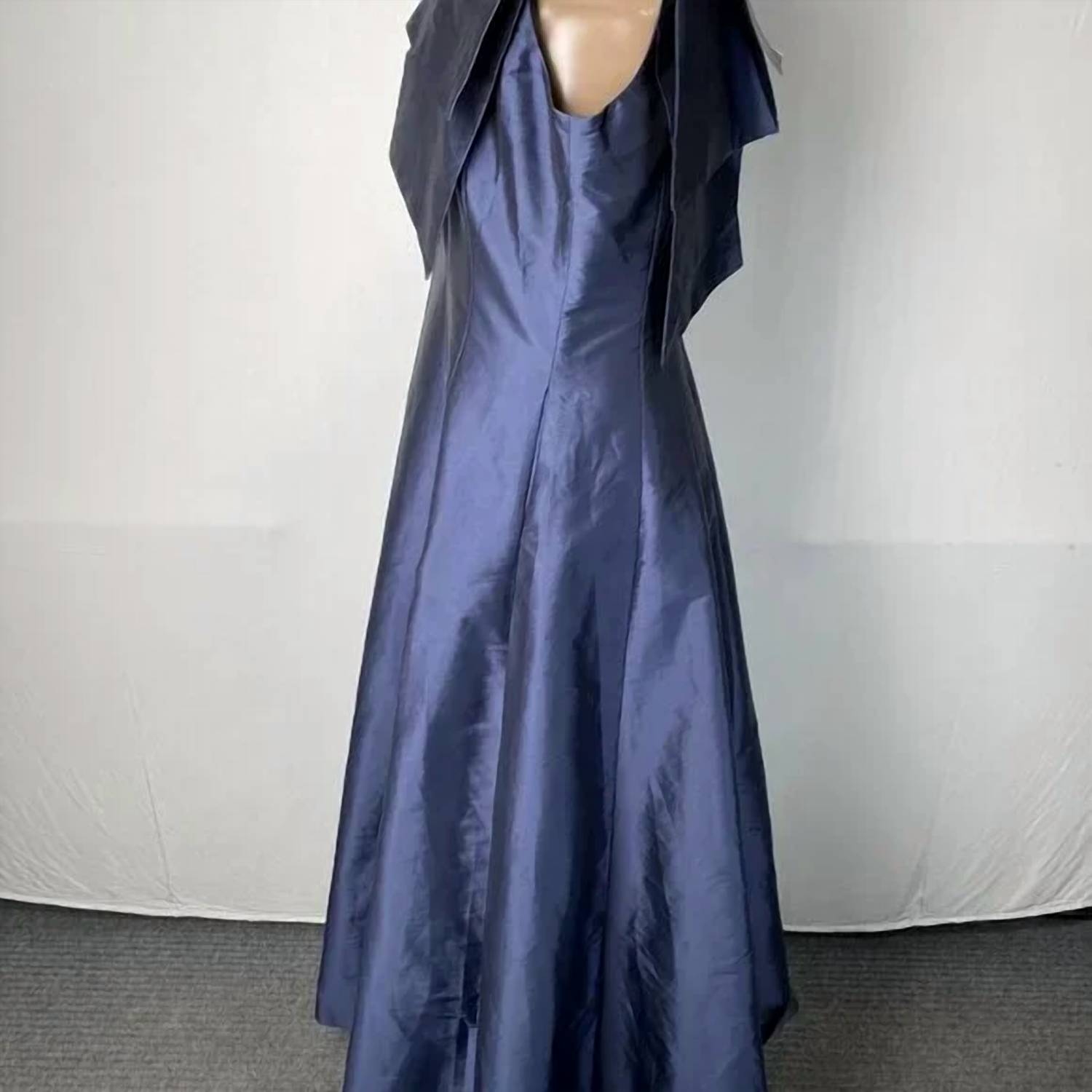 SARA CAMPBELL Women’s Joyce Sleeveless Bow Taffeta Maxi Gown in navy blue - women's dress - view 4