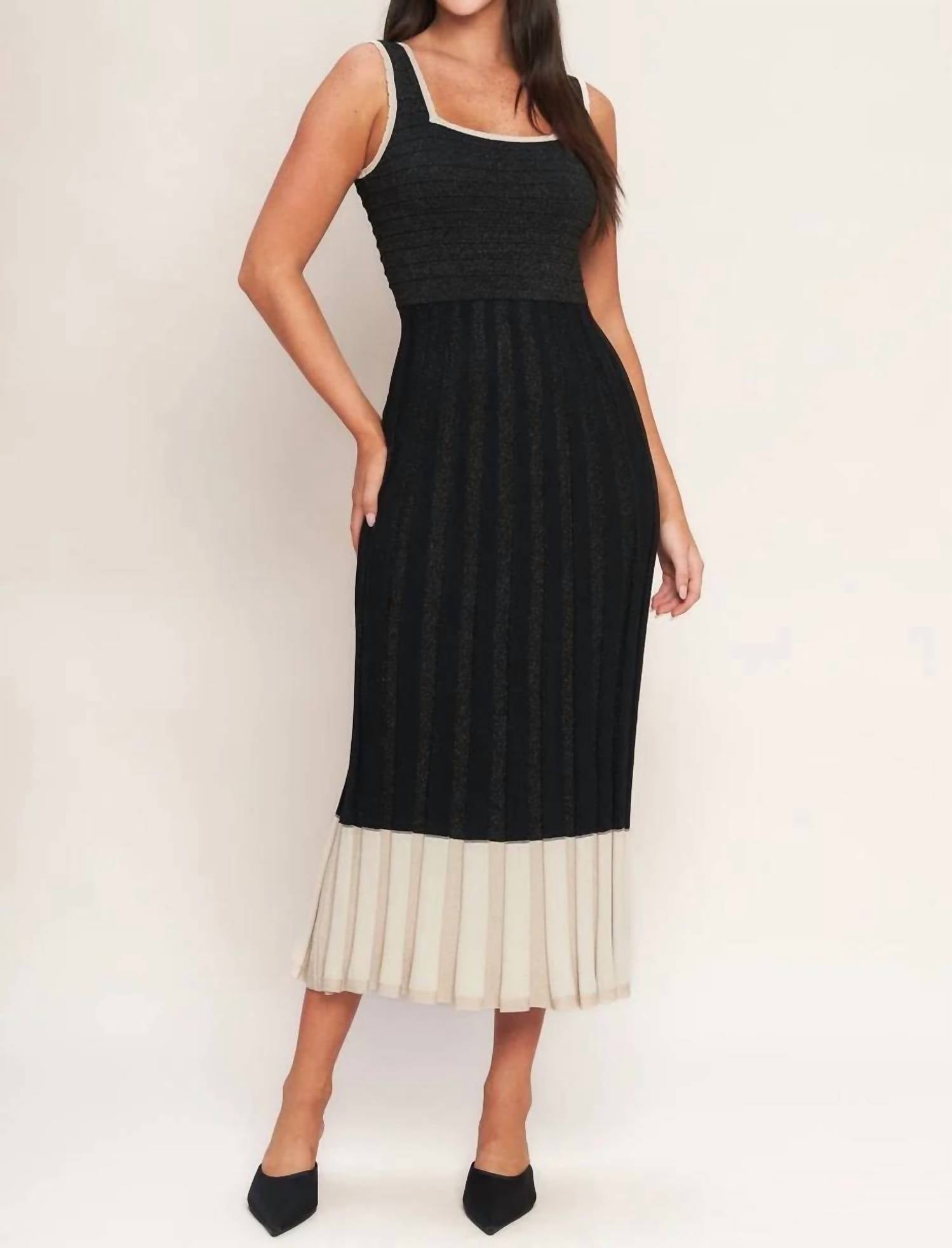 Flying Tomato - Sleeveless Knit Midi Dress