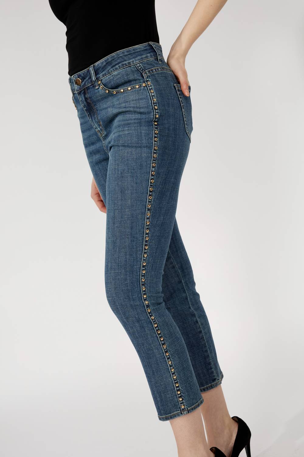 Frank Lyman - High-waisted Cropped Jeans