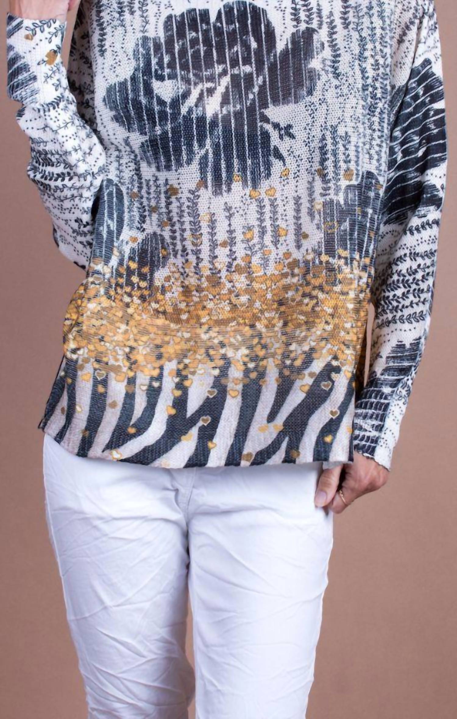 Gigi Moda - Daria Batwing Sweater with Heart Strings Print